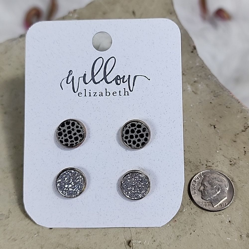Willow Elizabeth Pierced Earrings Pair